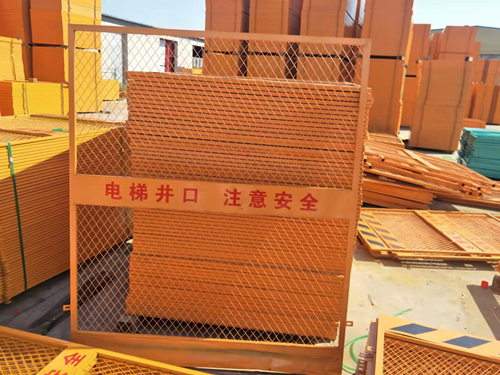 施工电梯防护门